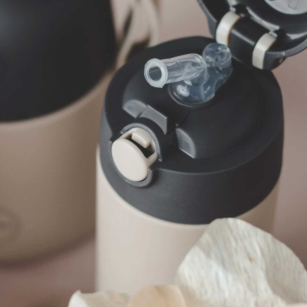 aya-ida-kids-straw-bottle-350-ml-cream-beige_1180x1180c